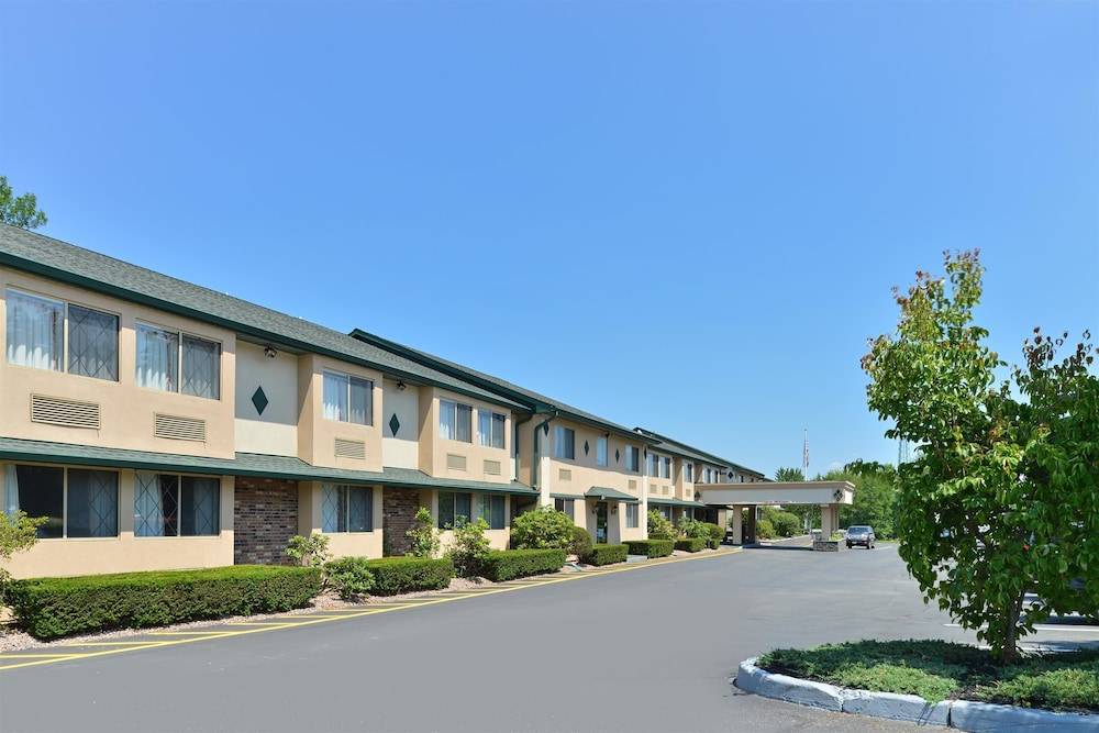 Americas Best Value Inn New Paltz 1