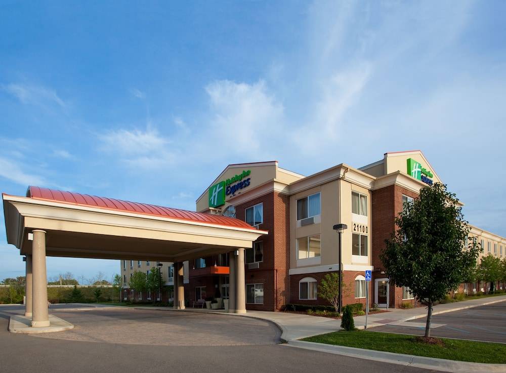 Holiday Inn Express & Suites DETROIT - FARMINGTON HILLS by IHG 1