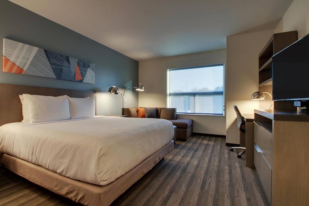 Hyatt House Oak Brook 1