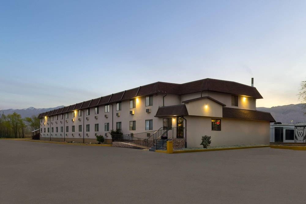 Super 8 by Wyndham Ogden, Utah 1