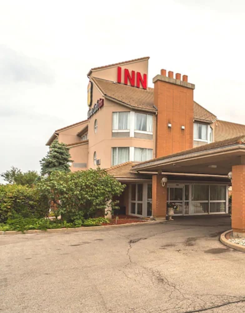 Monte Carlo Inn Oakville Suites 1