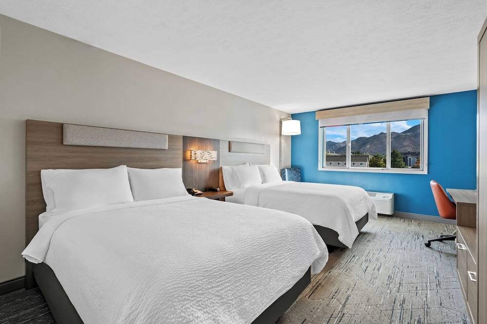 Holiday Inn Express & Suites OGDEN by IHG 2