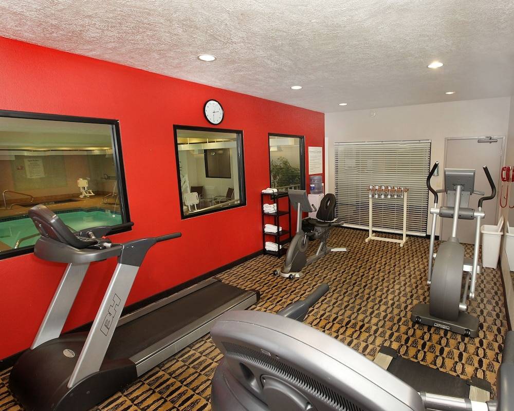 Holiday Inn Express & Suites OGDEN by IHG 1