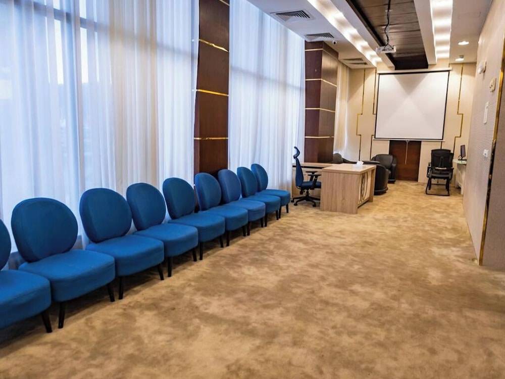 Al Mukhtara International Hotel 2
