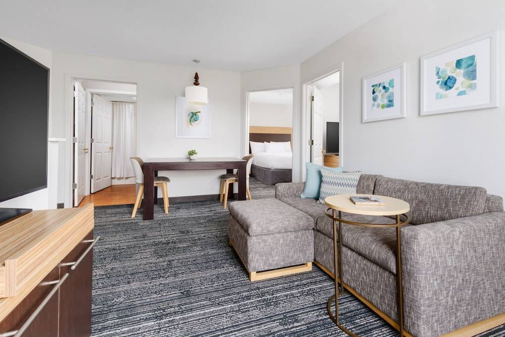 TownePlace Suites Manchester-Boston Regional Airport 1