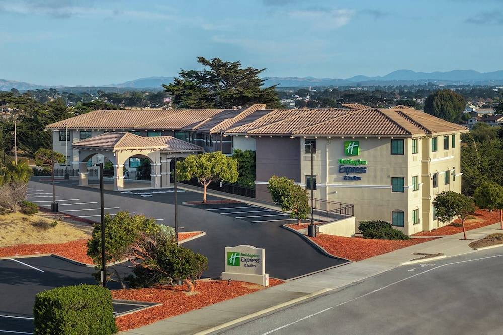 Holiday Inn Express & Suites MARINA - STATE BEACH AREA by IHG 1