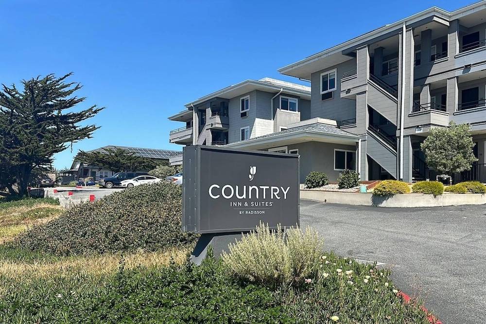 Country Inn & Suites by Radisson, Monterey Beachfront-Marina, CA 1
