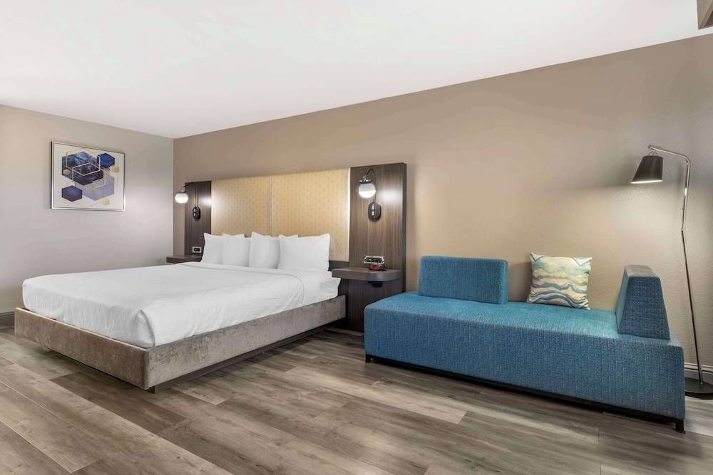 Best Western Marina State Beach 1