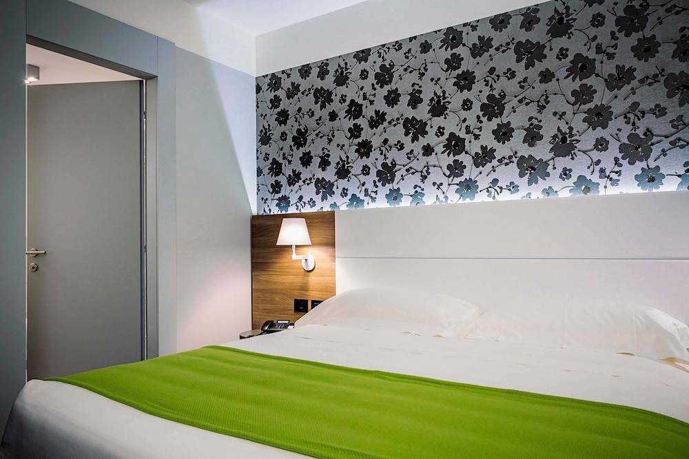 Link124 Hotel 1
