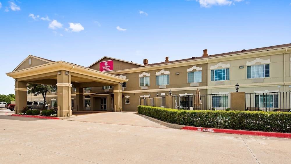 SureStay Plus Hotel by Best Western Mesquite 1