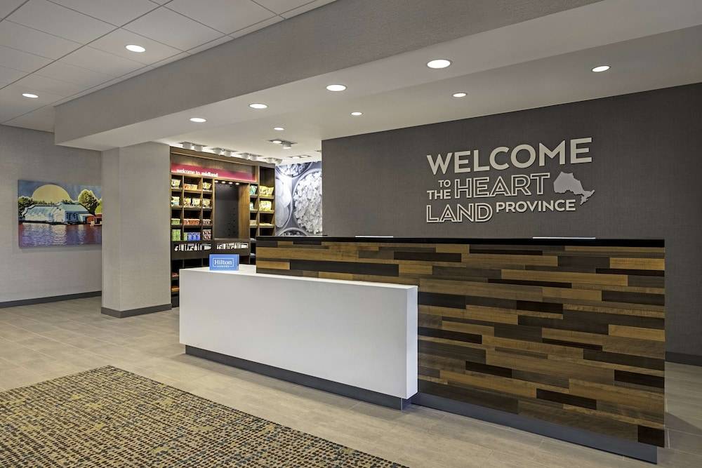 Hampton Inn Midland, On 2