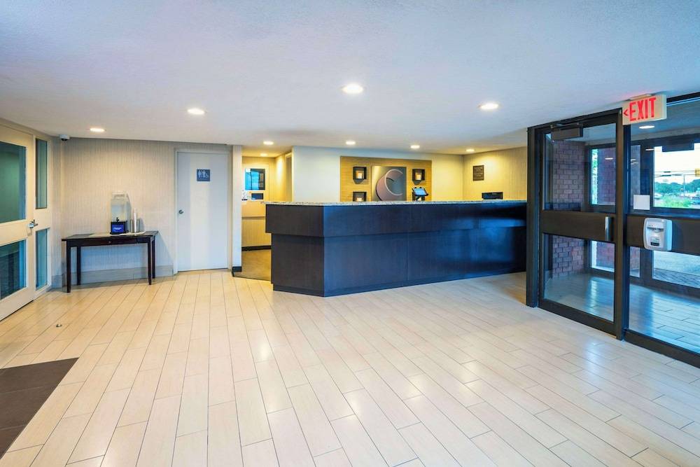 Comfort Inn 2