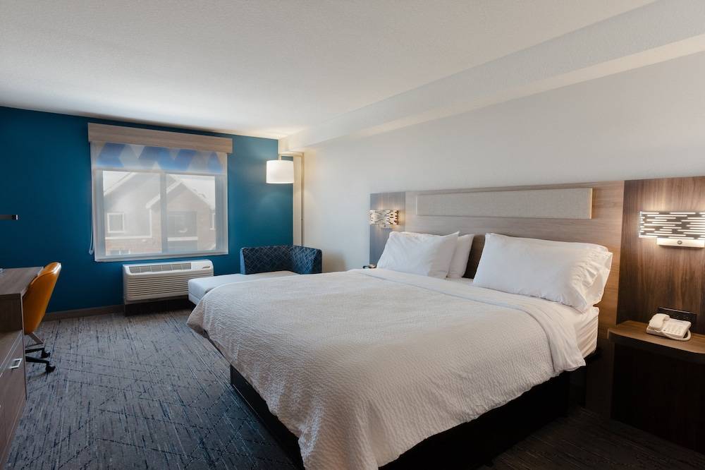 Holiday Inn Express & Suites LOGAN by IHG 2