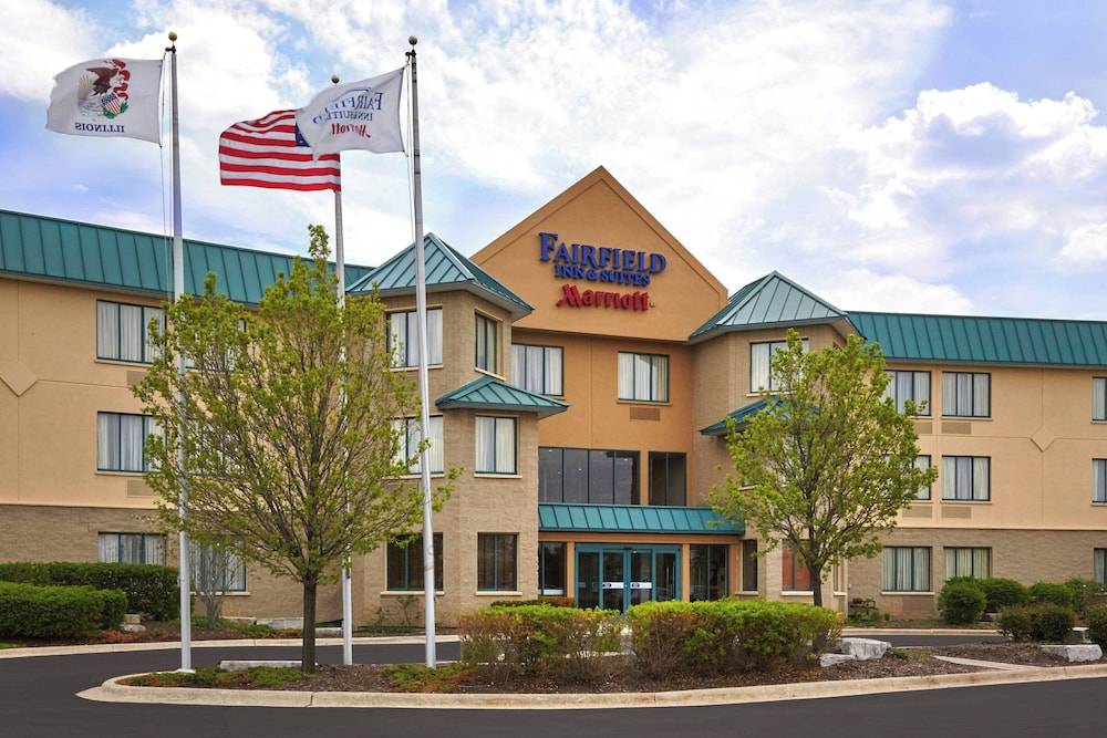Fairfield Inn and Suites Chicago Lombard 1