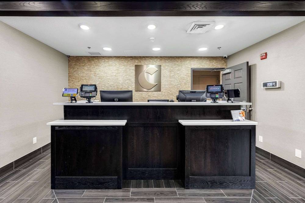 Comfort Inn & Suites Logan Near University 2