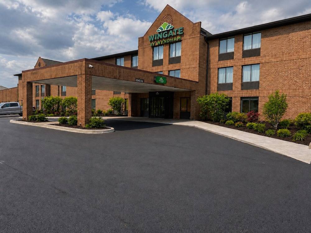 Wingate by Wyndham Livonia 1