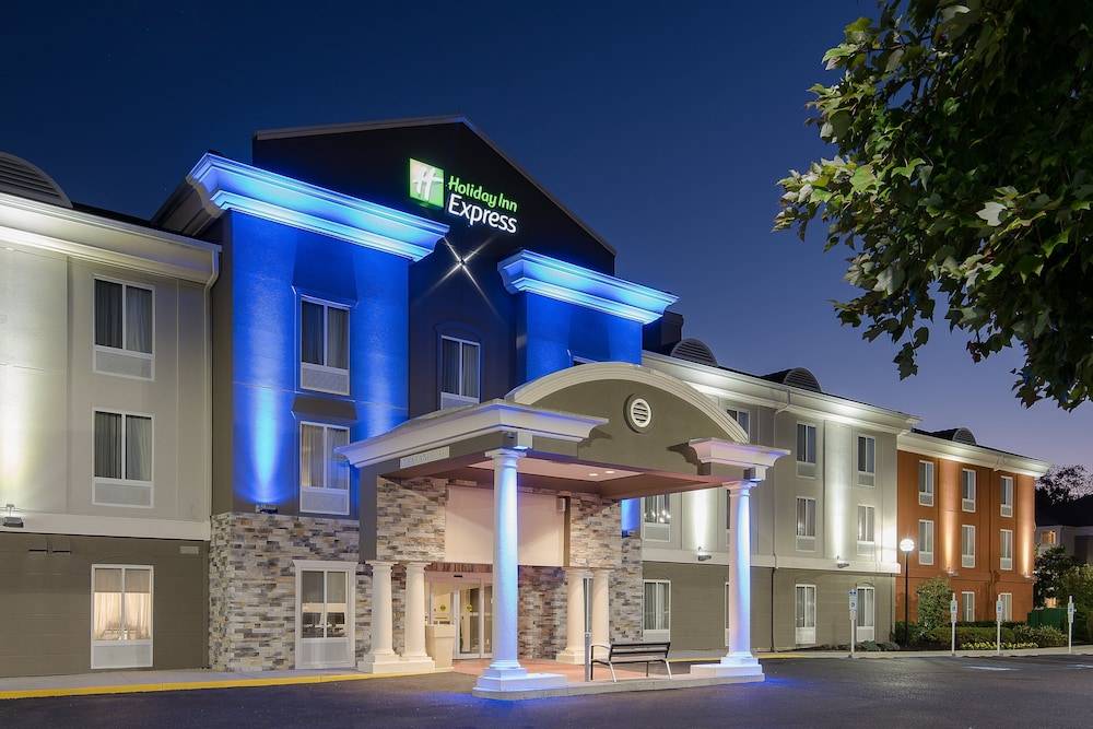 Holiday Inn Express & Suites PHILADELPHIA - MT. LAUREL by IHG 1