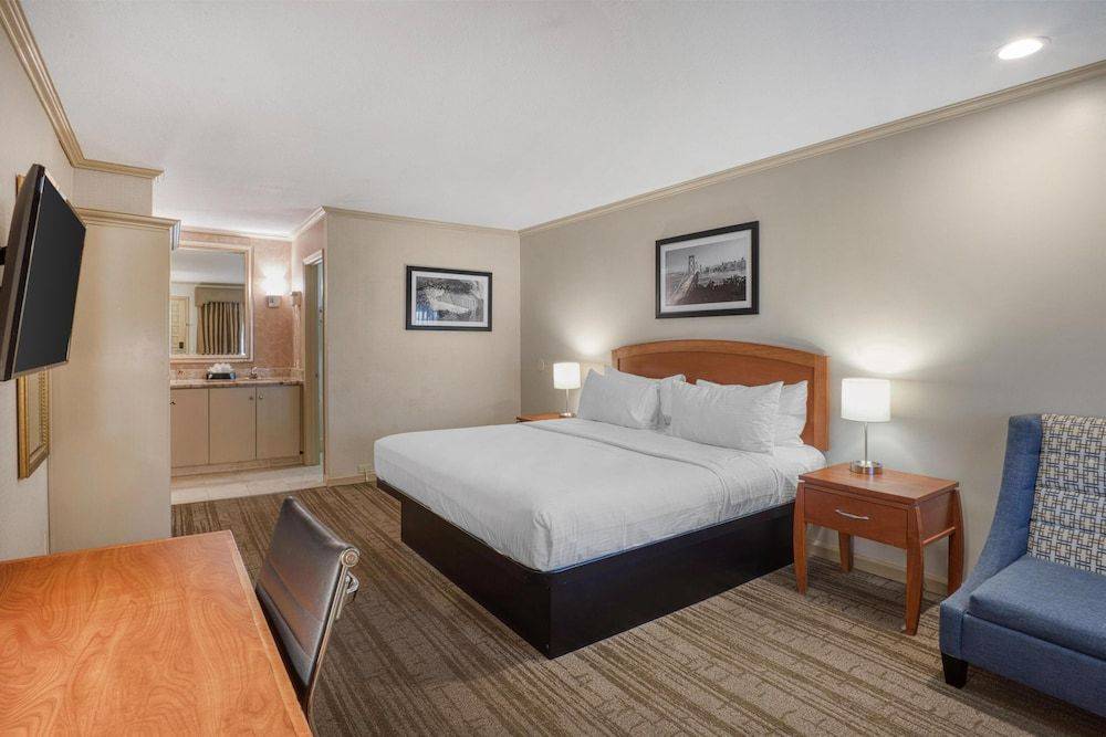 SureStay Plus Hotel by Best Western Mountain View 1