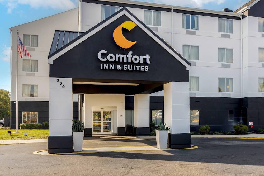 Comfort Inn & Suites Mt Laurel-Philadelphia 1