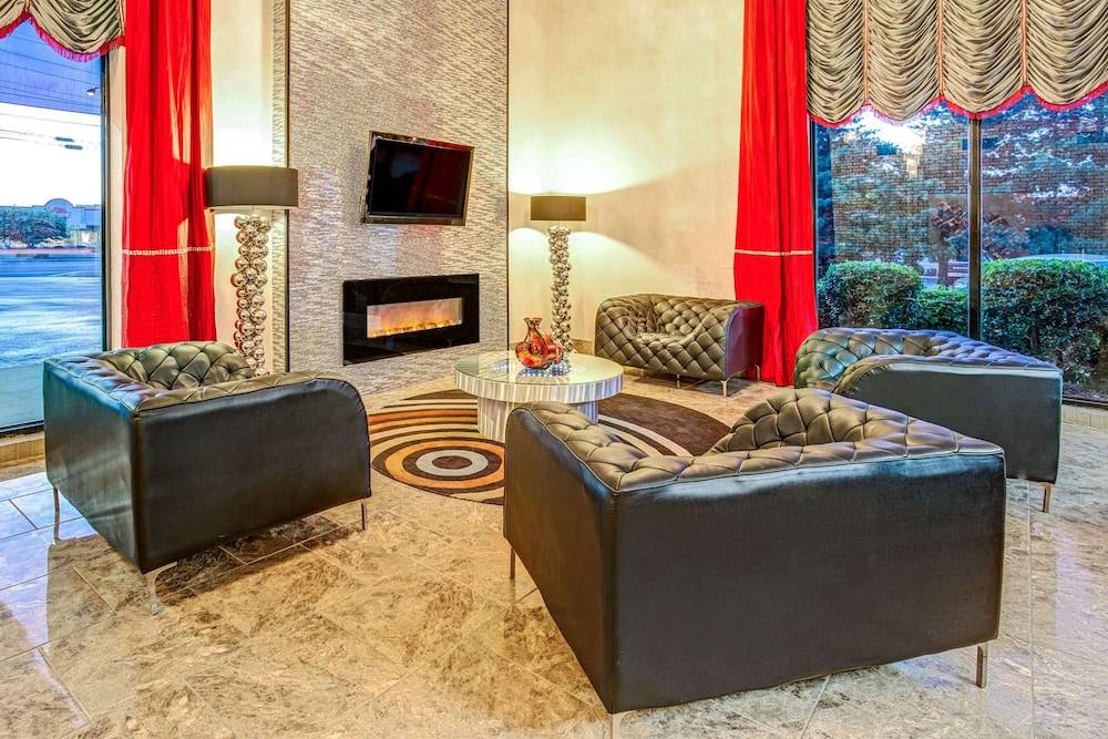Ramada by Wyndham Murfreesboro 2