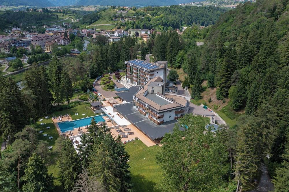 Grand Hotel Terme Di Comano 1