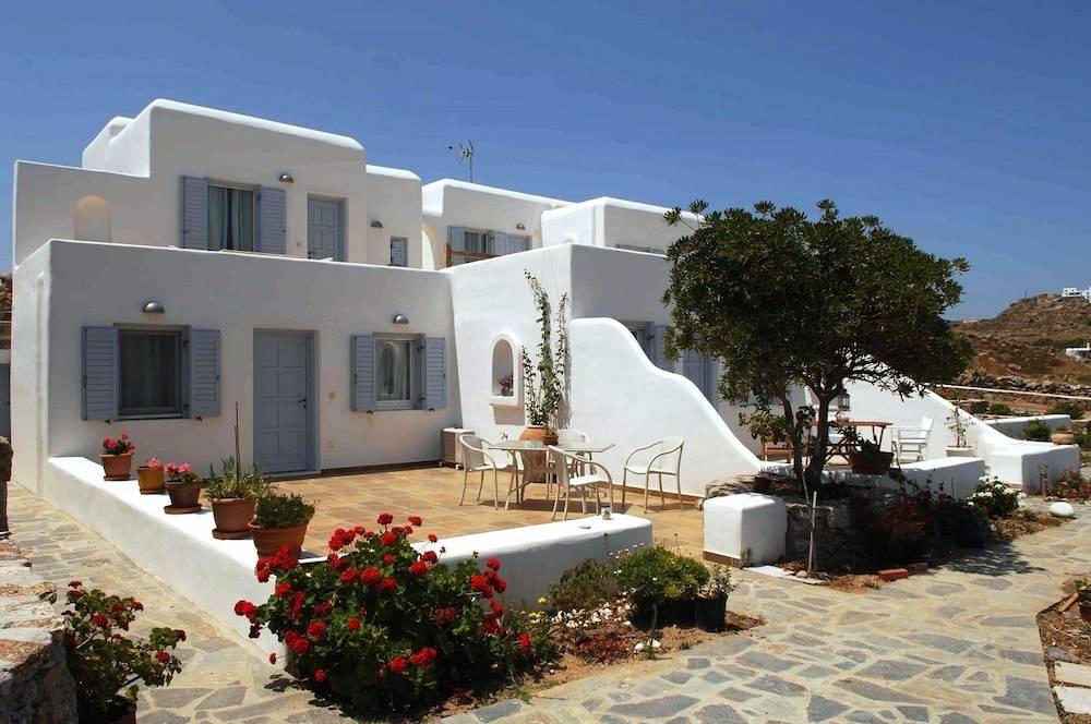 Lino Apartments 1