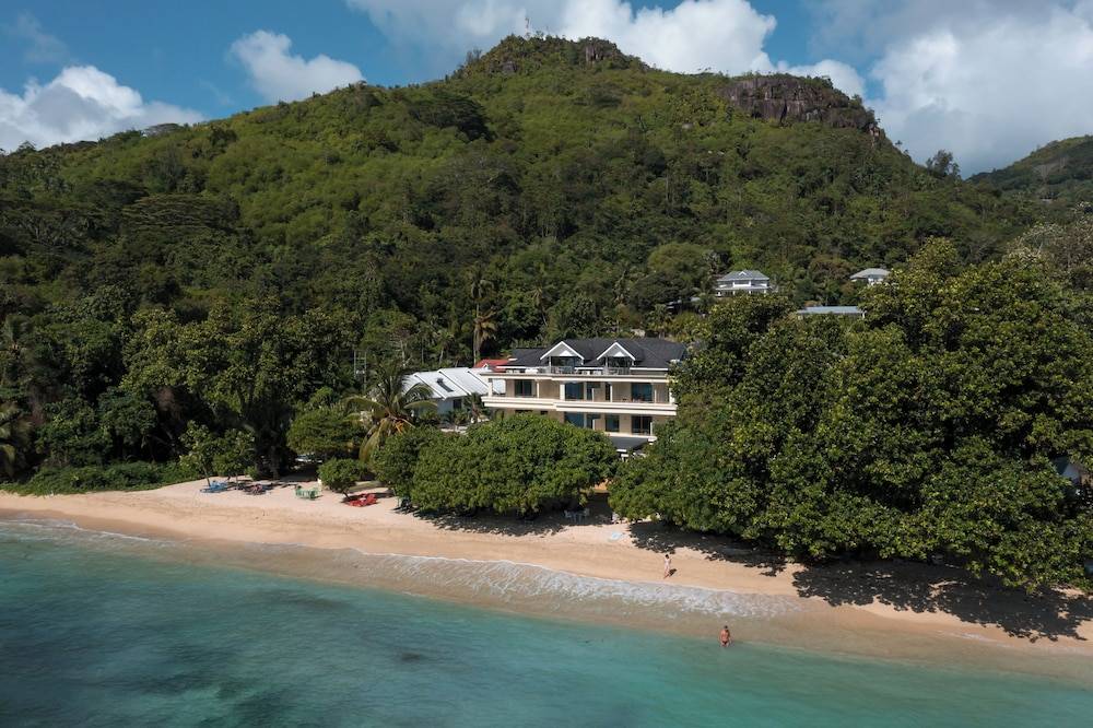 Crown Beach Hotel Seychelles 1