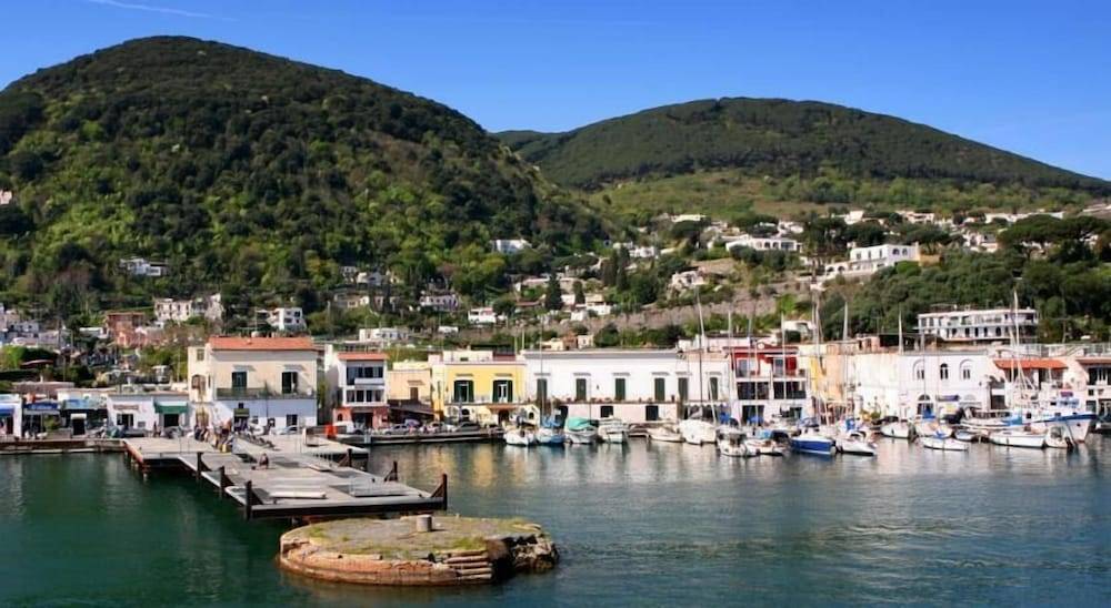 Hotel Villa Maria Ischia Porto 1