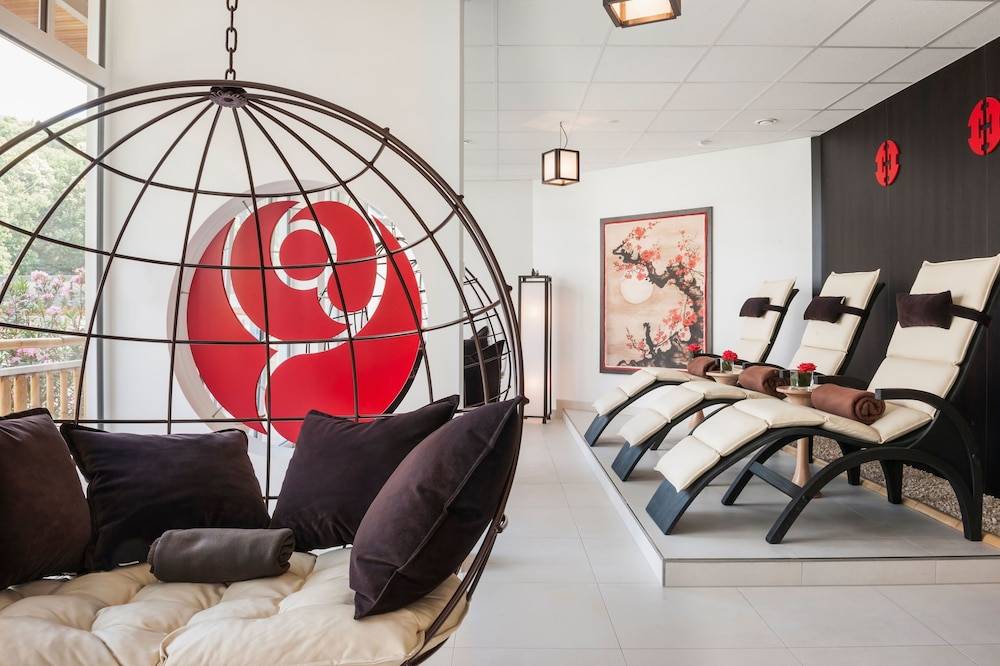Wellness- und Gartenhotel Heusser 1