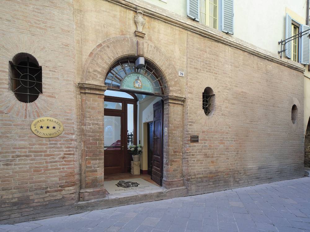 Palazzo Brunamonti Boutique Hotel 1