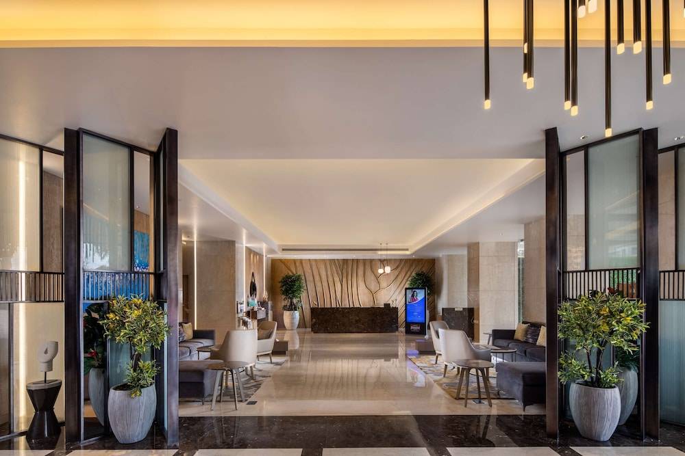 Royal Hometel Suites 2