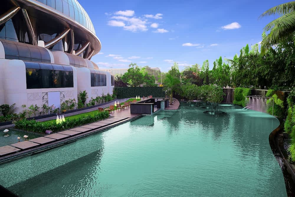 Sahara Star 1