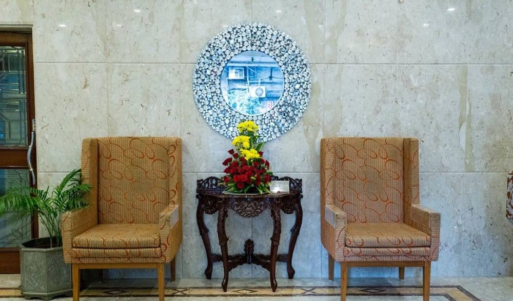 Residency Hotel Fort 2