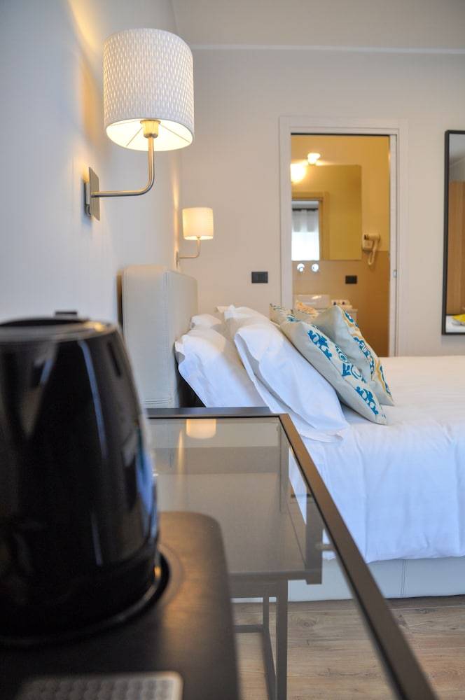 EVA LUXURY ROOMS CAGLIARI 2