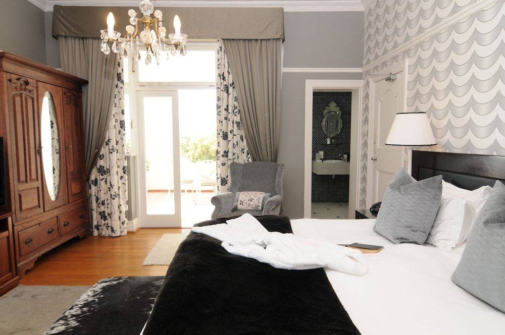 Abbey Manor Luxury Guesthouse 2