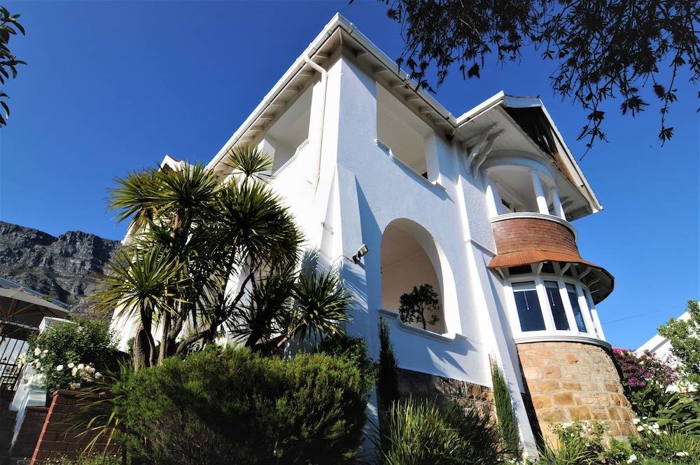Abbey Manor Luxury Guesthouse 1