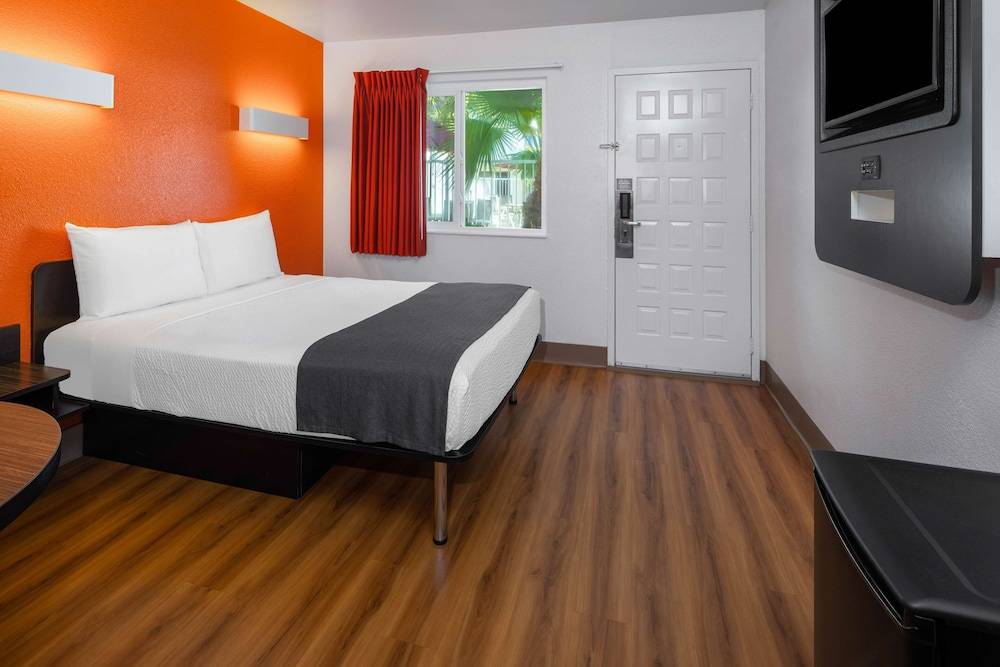 Vagabond Inn Santa Barbara - Carpinteria South 2
