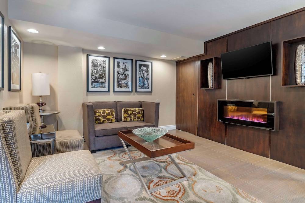 Best Western Carmel's Town House Lodge 1