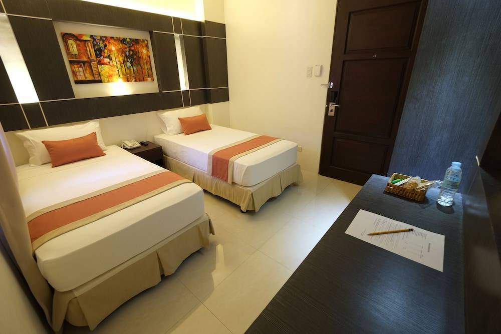 Southpole Central Hotel 1