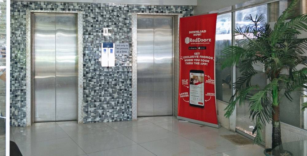 RedDoorz Plus at New Era Budget Hotel Near UCMed and Chong Hua Hospital Mandaue FORMER RedDoorz Plus New Era Budget Hotel Mandaue 2