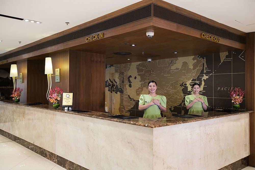 Golden Prince Hotel & Suites 2