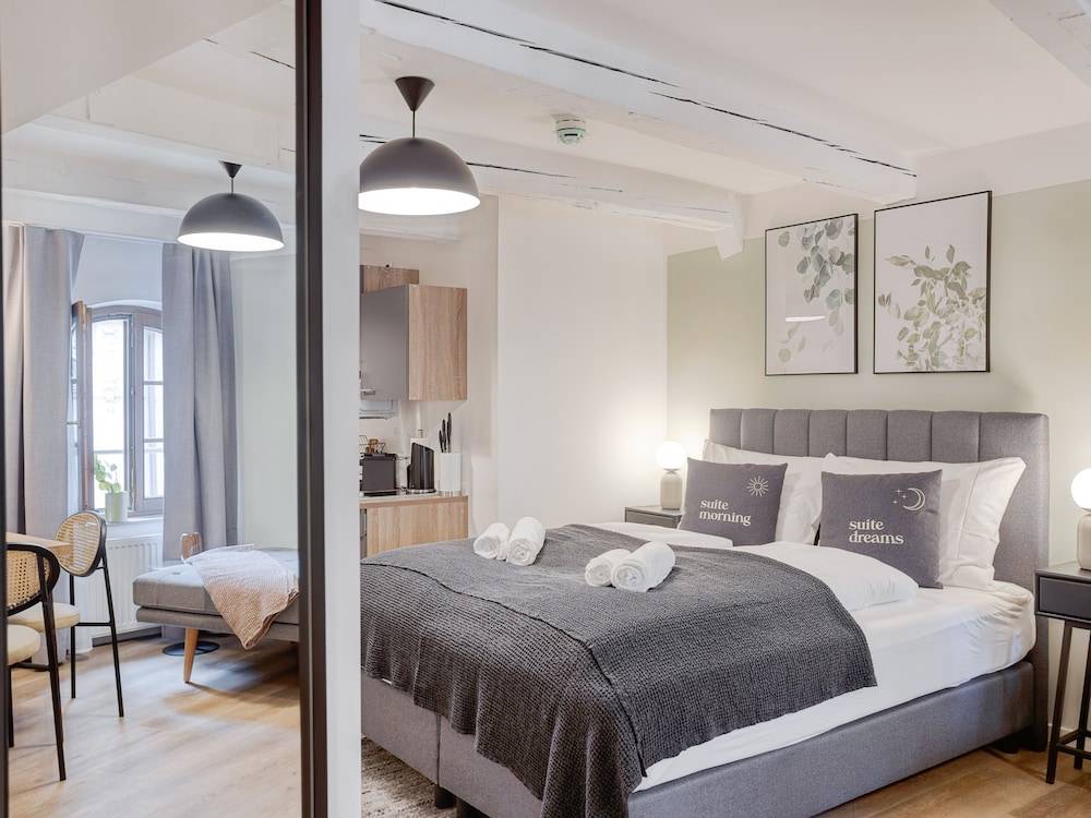 Limehome Zwickau Hauptmarkt 1