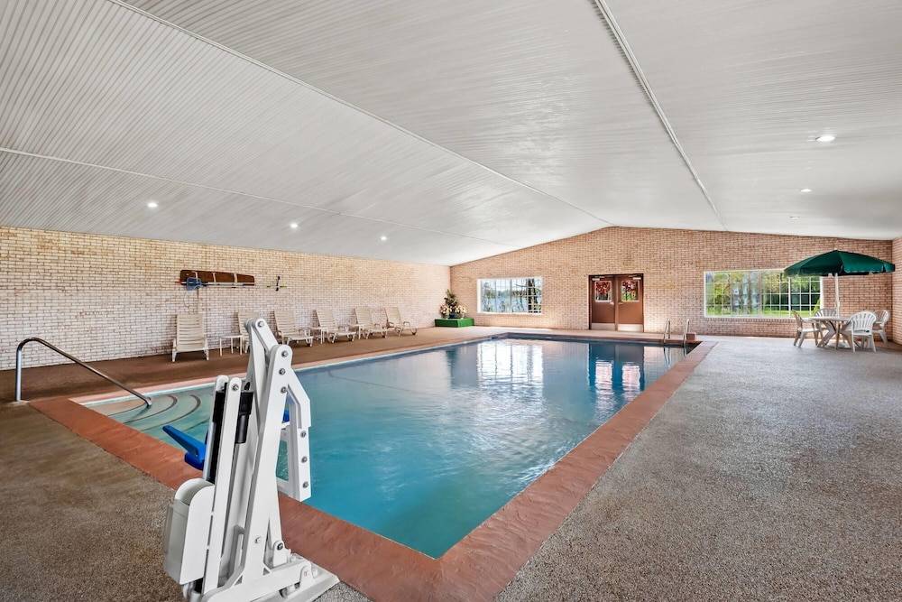 Days Inn by Wyndham Whitmore Lake Near Ann Arbor And Brighton 1