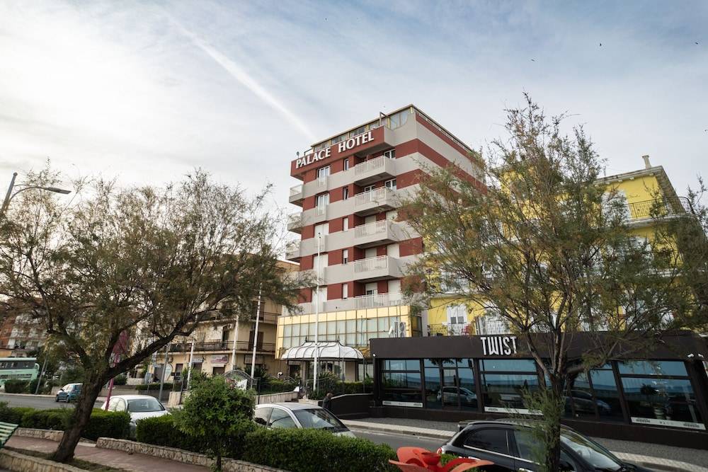 Hotel Palace 1