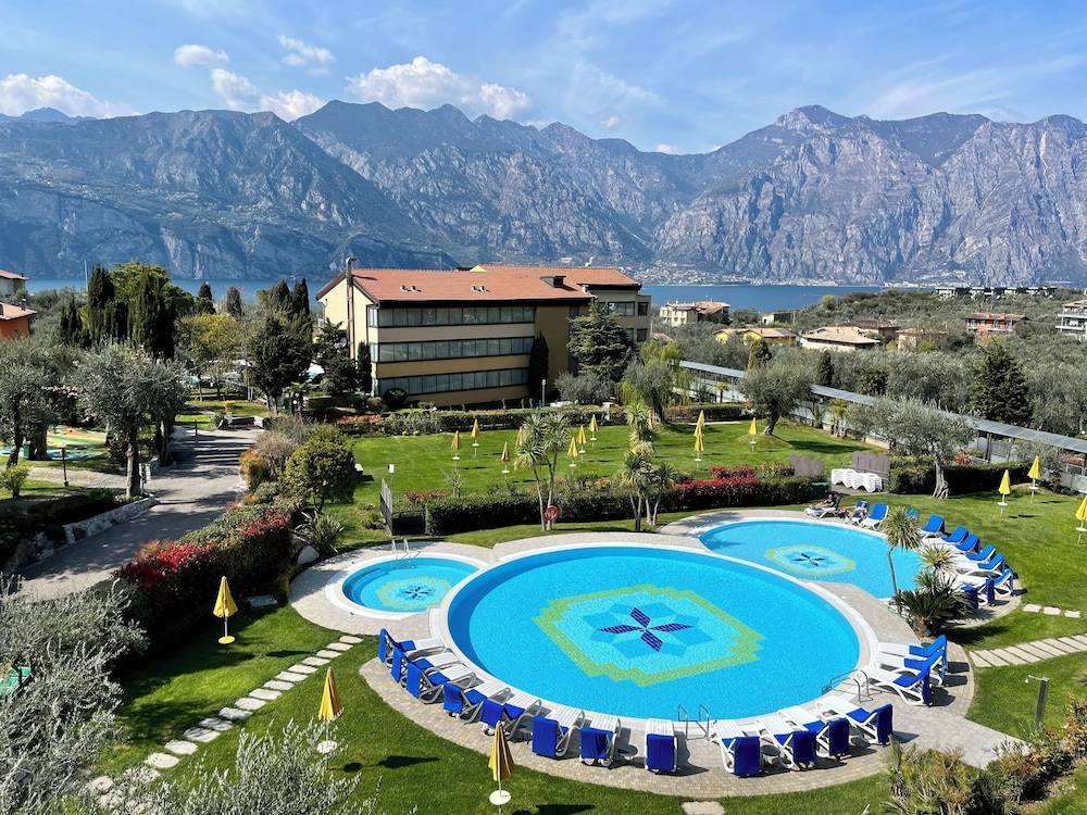 Majestic Palace 1