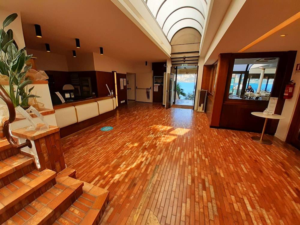 Hotel Capri 2