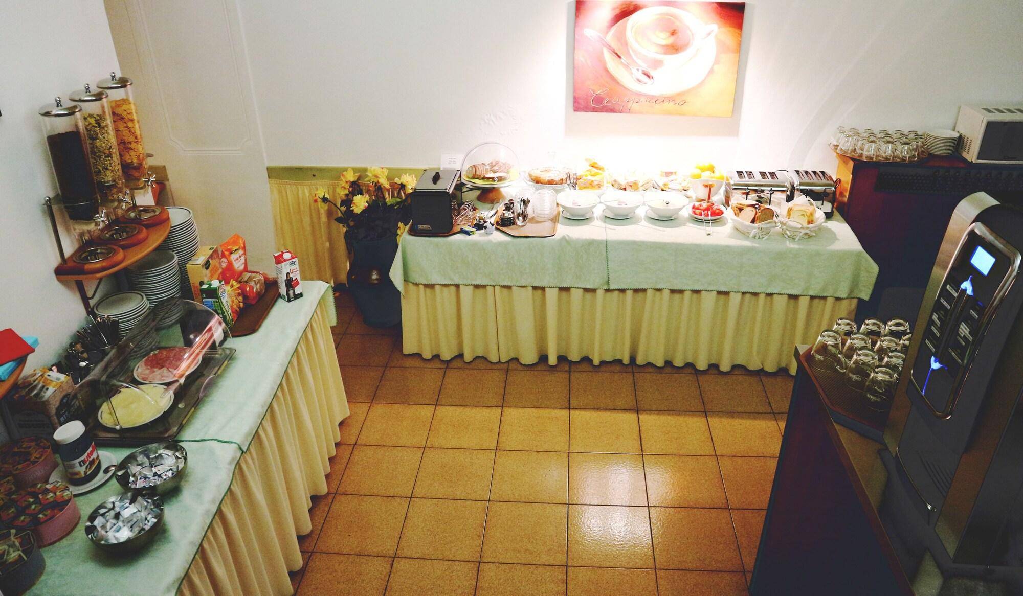 Hotel Modena old town 2