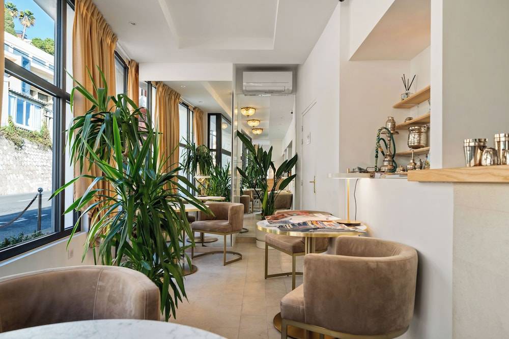 Hôtel Le Roquebrune 2
