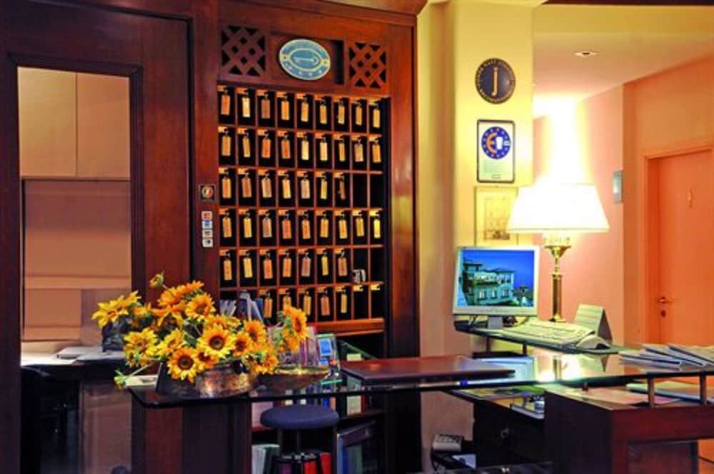 Hotel Titano 2