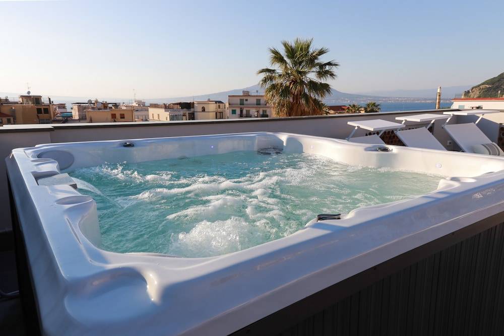DON GIULIO LUXURY ROOMS jacuzzi 1